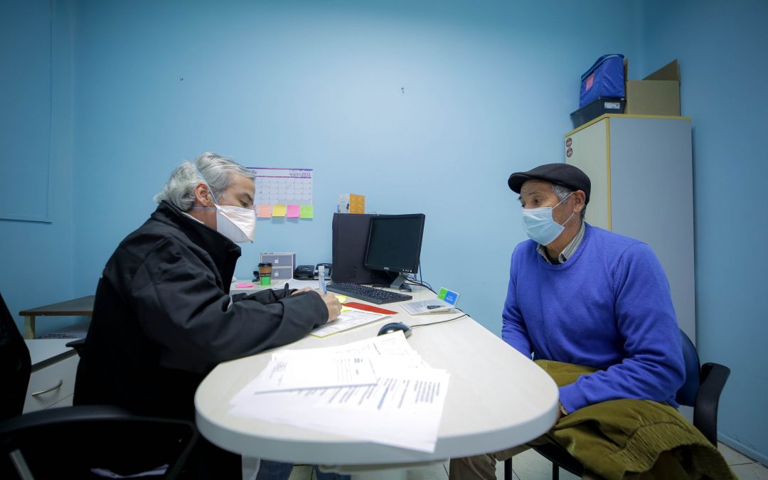 Equipo médico de Clínica Dávila participa en operativo de salud en Talagante